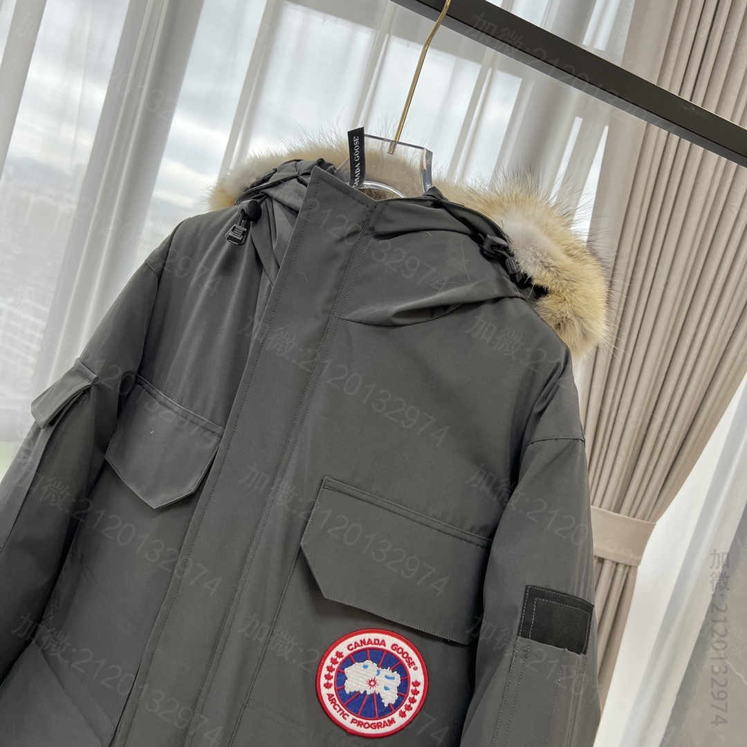 高仿加拿大鹅羽绒服