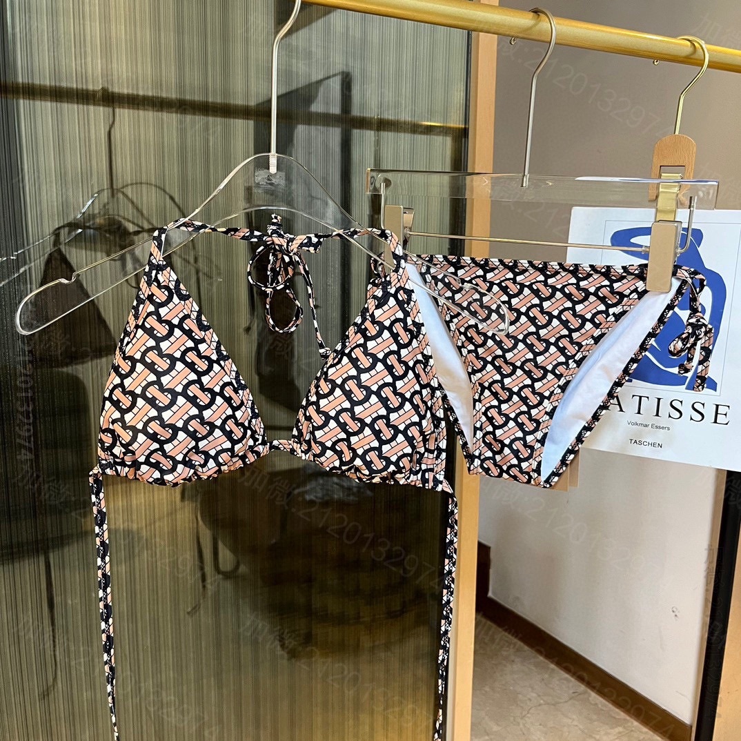巴宝莉比基尼泳衣