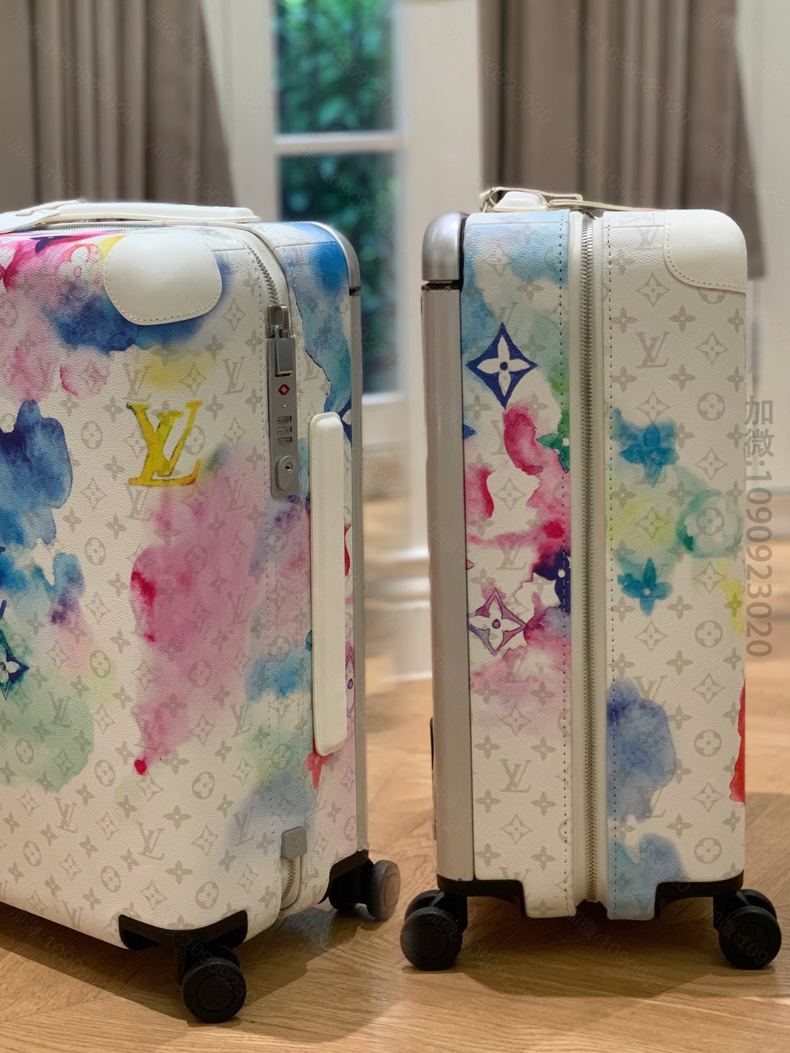 高仿LV行李箱