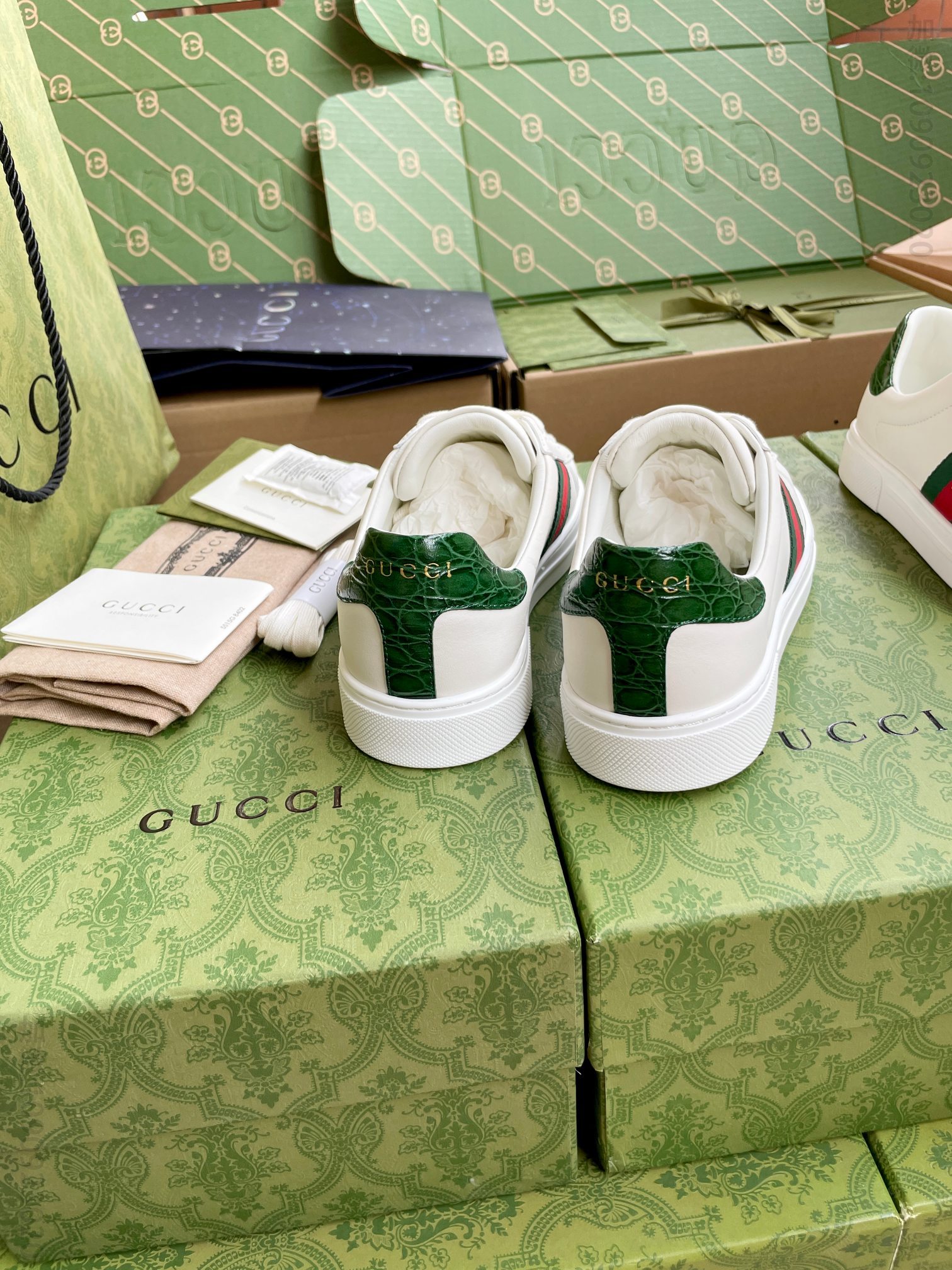 古驰男女款小白鞋 Gucci Ace系列新款小白鞋 