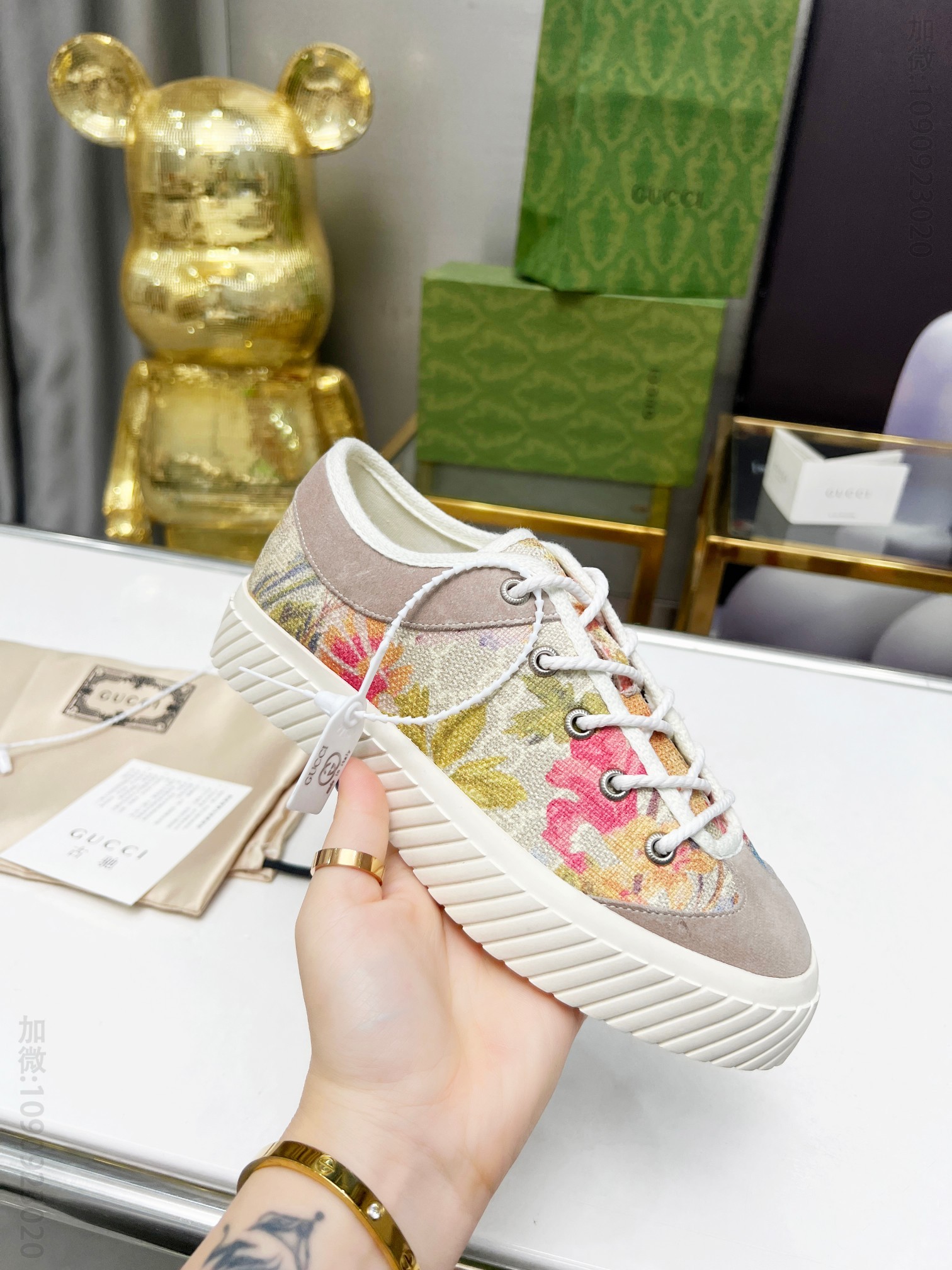 高仿古驰女鞋 Gucci古驰低邦休闲运动鞋 经典鞋型+英伦拼色设计 