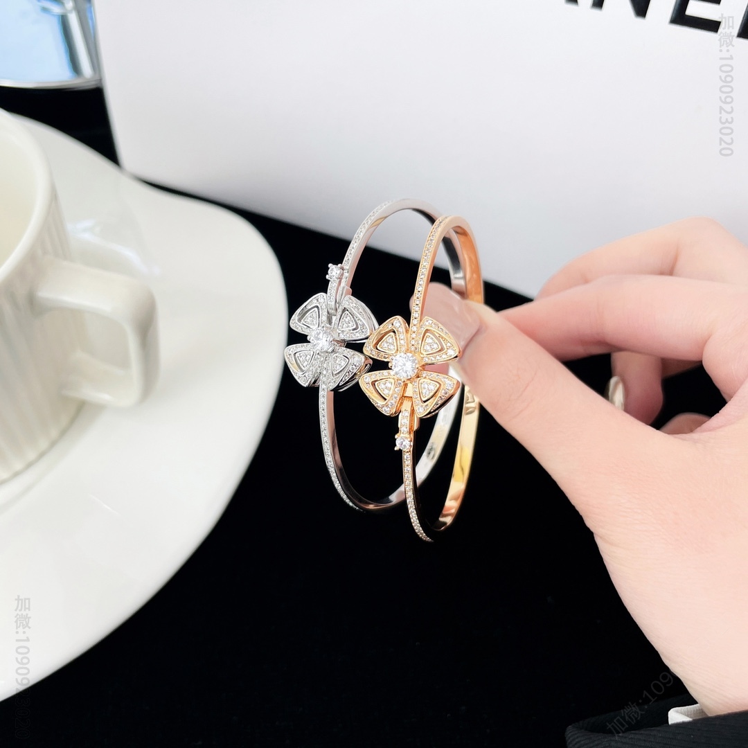 高仿宝格丽饰品 BVLGARI 宝格丽Fiorever咏绽系列花朵作手镯 