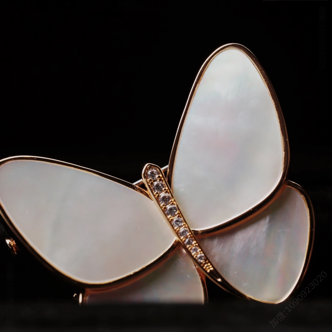 高仿梵克雅宝饰品 孟晚舟女士同款蝴蝶胸针 VanCleef&Arpels 梵克雅宝白贝蝴蝶胸针 