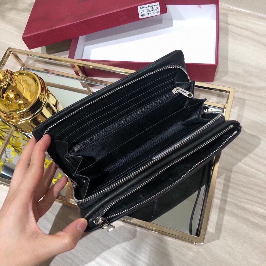 高仿葆蝶家钱包