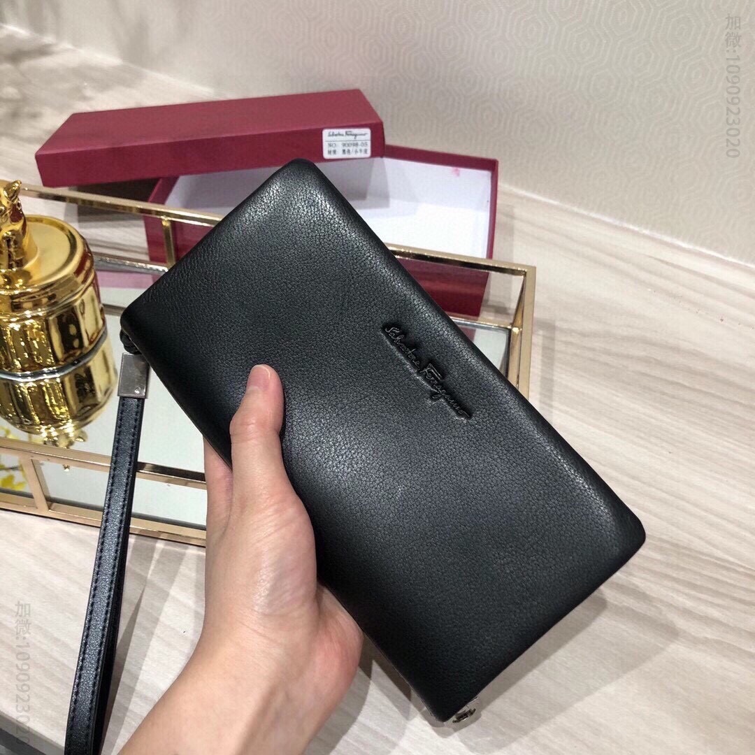 高仿葆蝶家钱包