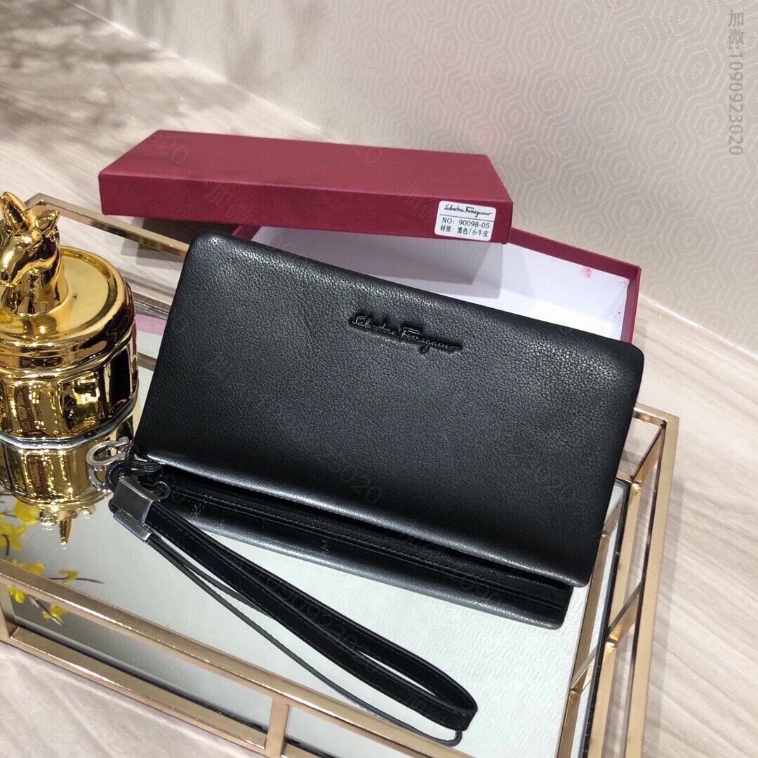 高仿葆蝶家钱包
