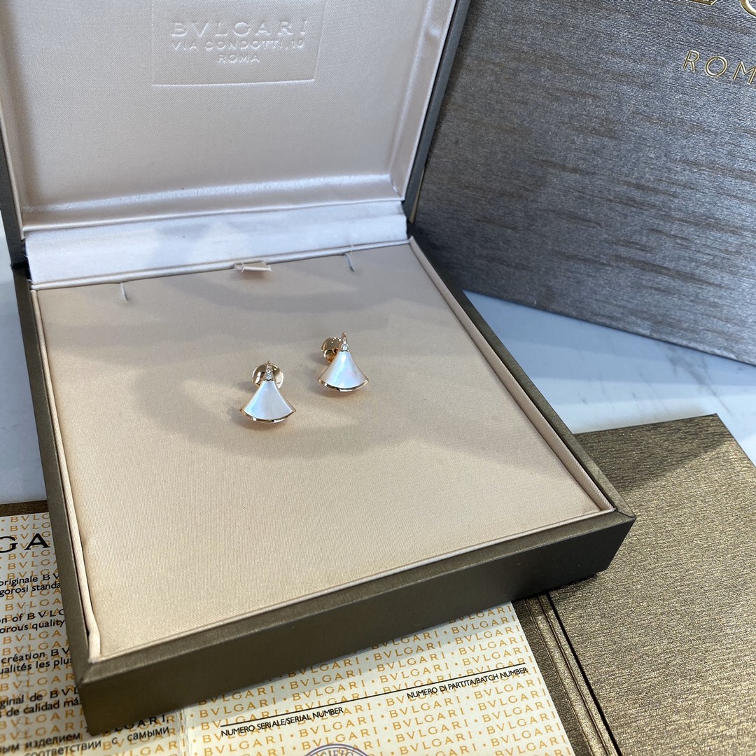 宝格丽耳环饰品 BVLGARI 宝格丽 天然白贝母 Diva s dream耳环 