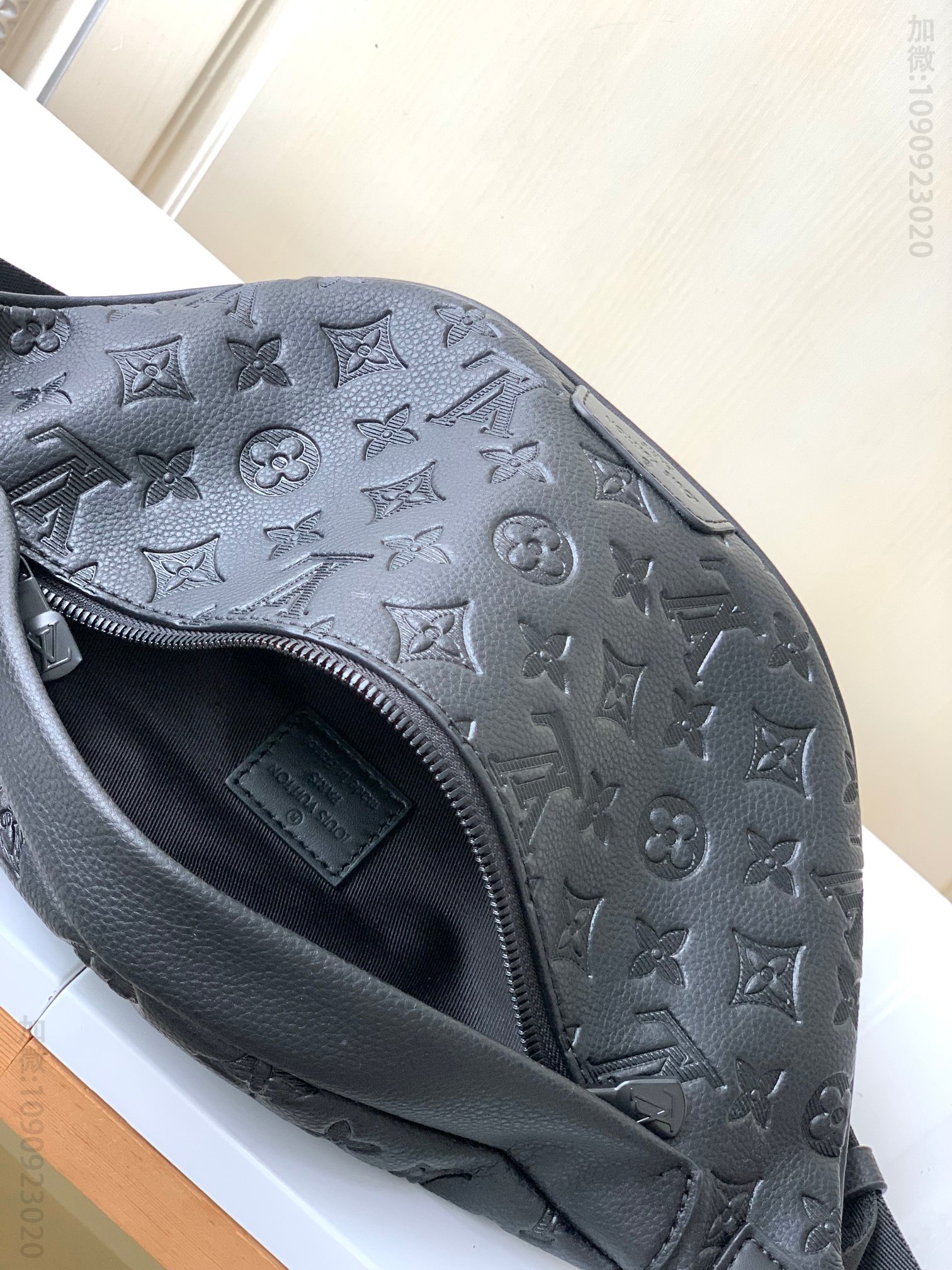 高仿LV腰包 LV胸包 M46036 Discovery 路易威登腰包 M46036