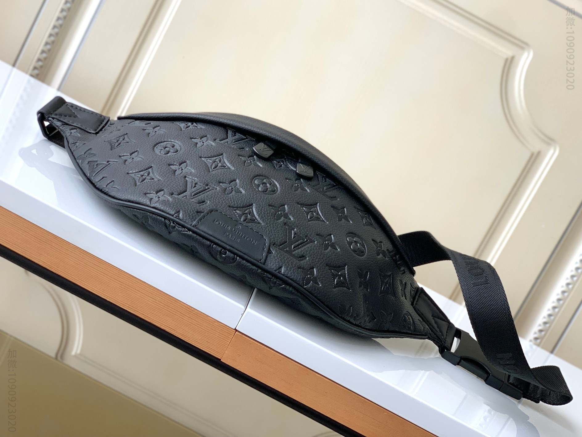 高仿LV腰包 LV胸包 M46036 Discovery 路易威登腰包 M46036