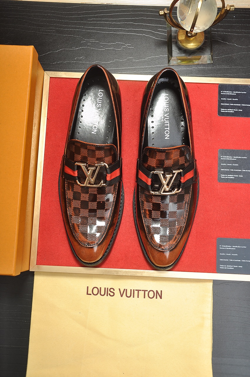 高仿lv皮鞋 LOUIS VUITTON路易威登男鞋(羊皮内里)新款牛皮LV正装鞋  
