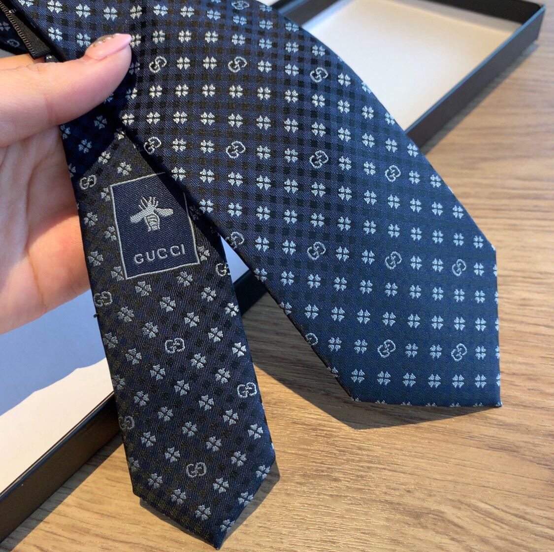 古琦领带